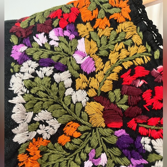 Mi Golondrina Flores Black Floral Embroidered Blouse - Picture 3 of 3